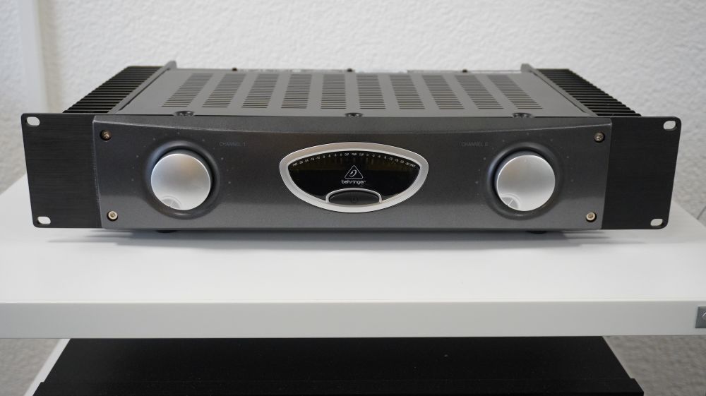 Behringer A500 Stereoendstufe